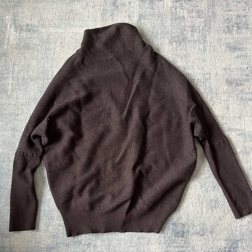 BluIvy Slouch Neck Dolman Sleeve Pullover Sweater Cowl Neck. Brown. Size M/L